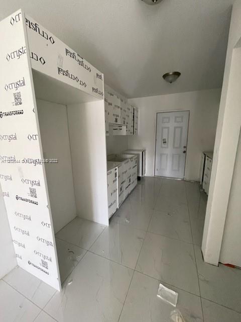See details / 2400 sq. ft. $ 2022-09-30 0 Photo