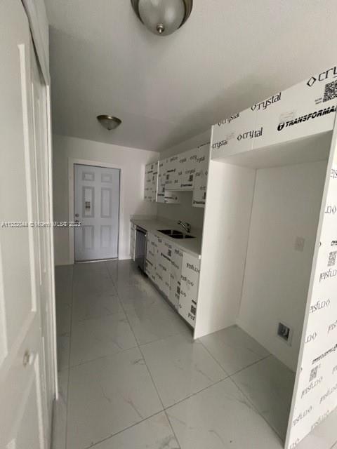 See details / 2400 sq. ft. $ 2022-09-30 0 Photo
