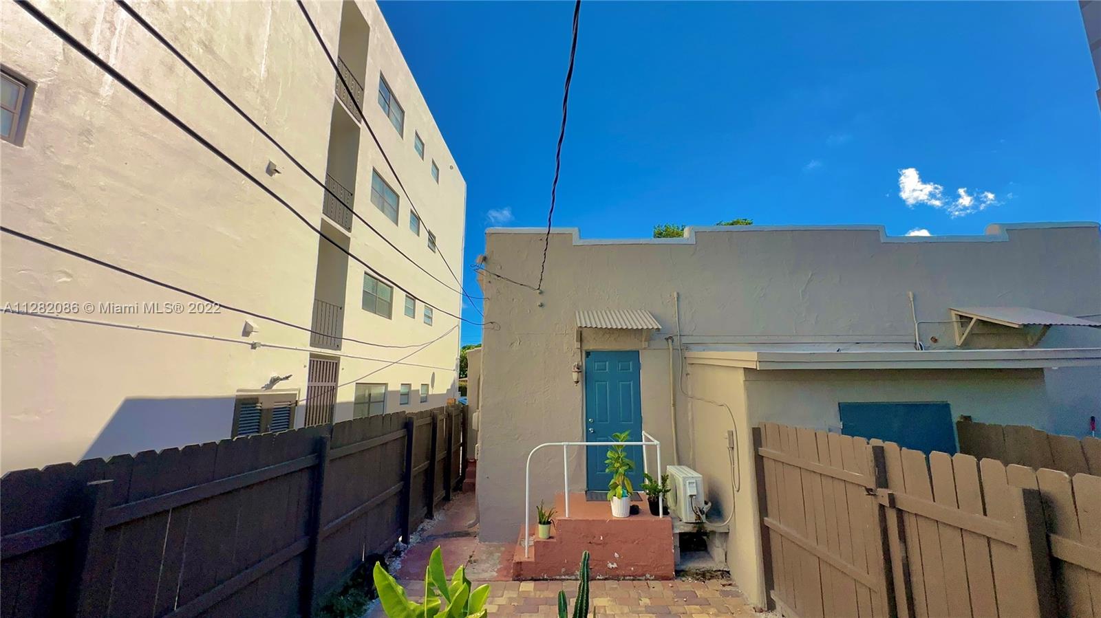 See details / 1696 sq. ft. $ 2022-09-30 0 Photo
