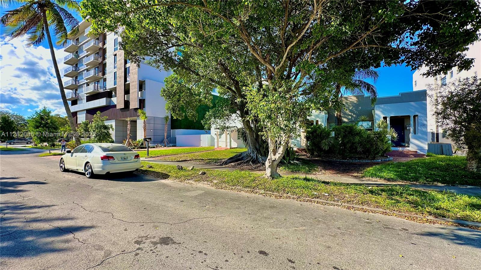 See details / 1696 sq. ft. $ 2022-09-30 0 Photo