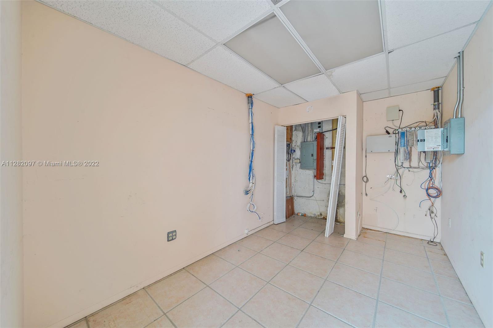 See details / sq. ft. $ 2022-09-30 0 Photo