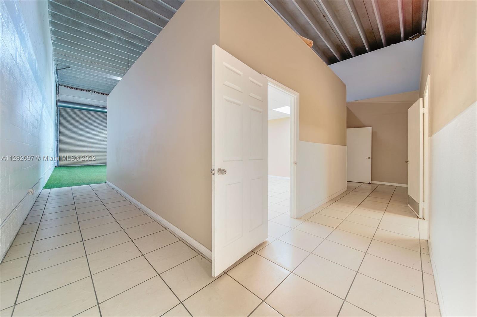 See details / sq. ft. $ 2022-09-30 0 Photo