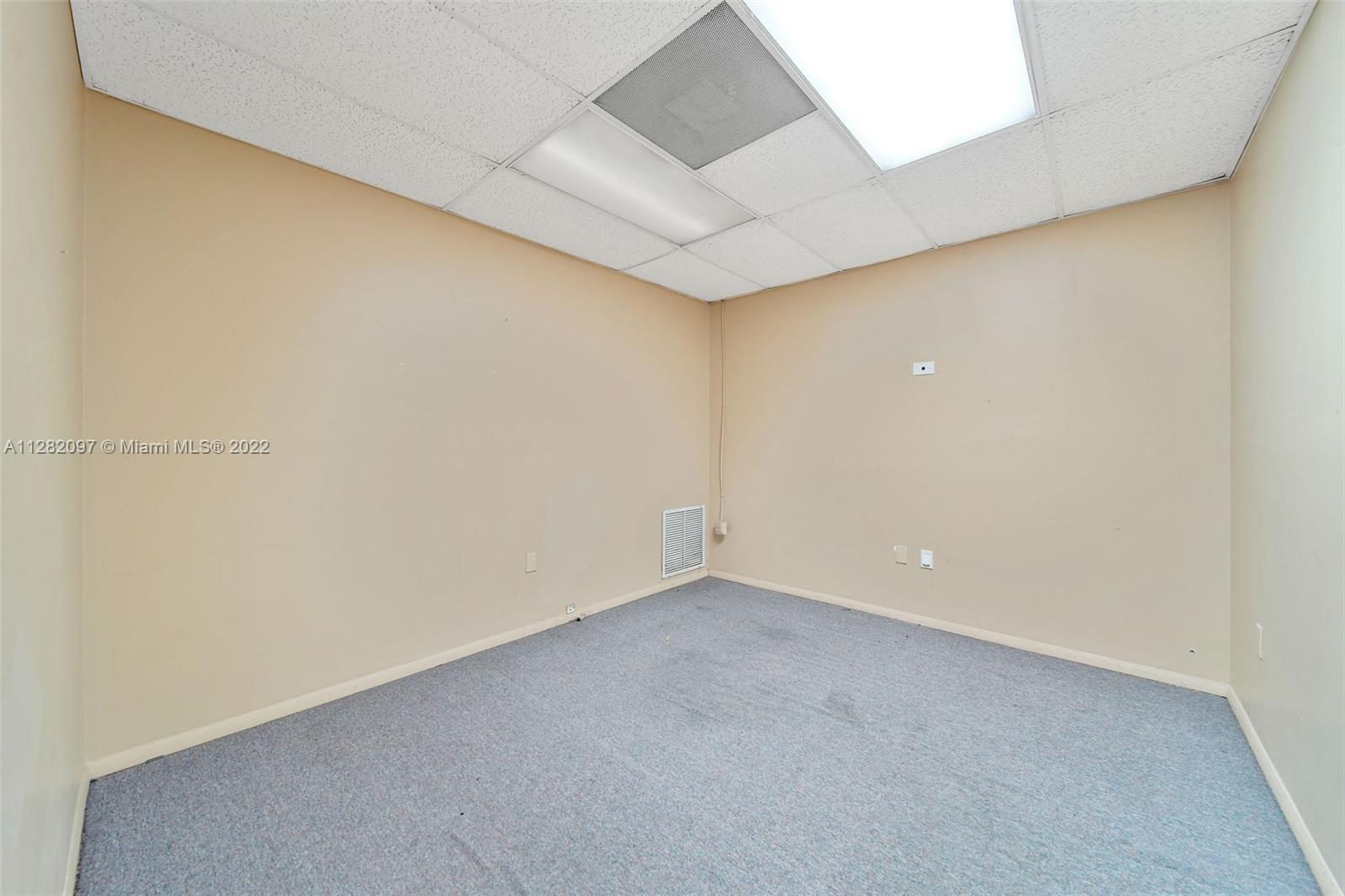See details / sq. ft. $ 2022-09-30 0 Photo
