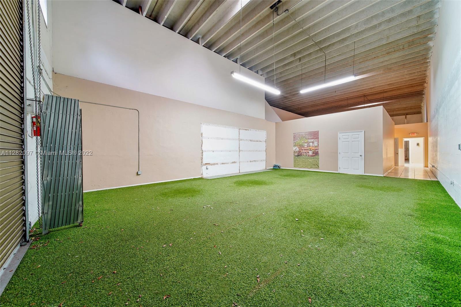 See details / sq. ft. $ 2022-09-30 0 Photo