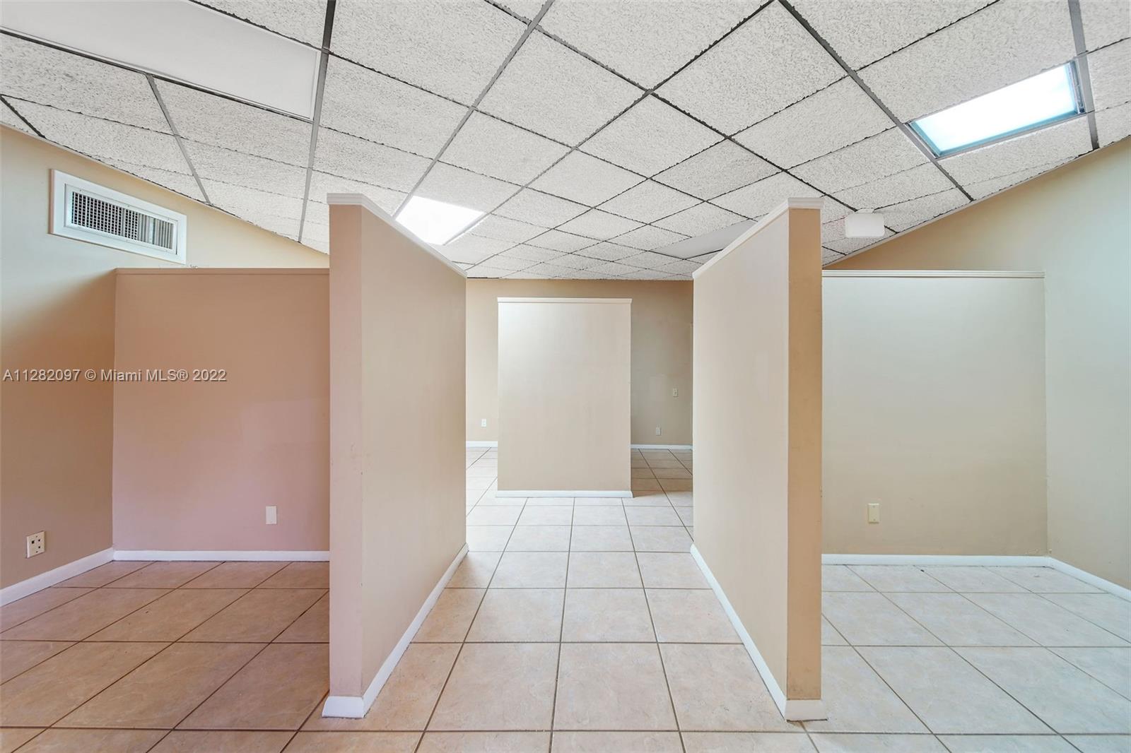 See details / sq. ft. $ 2022-09-30 0 Photo