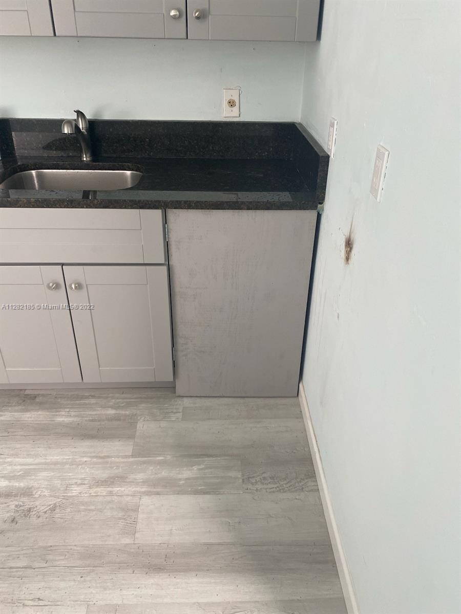 See details / 2096 sq. ft. $ 2022-09-30 0 Photo