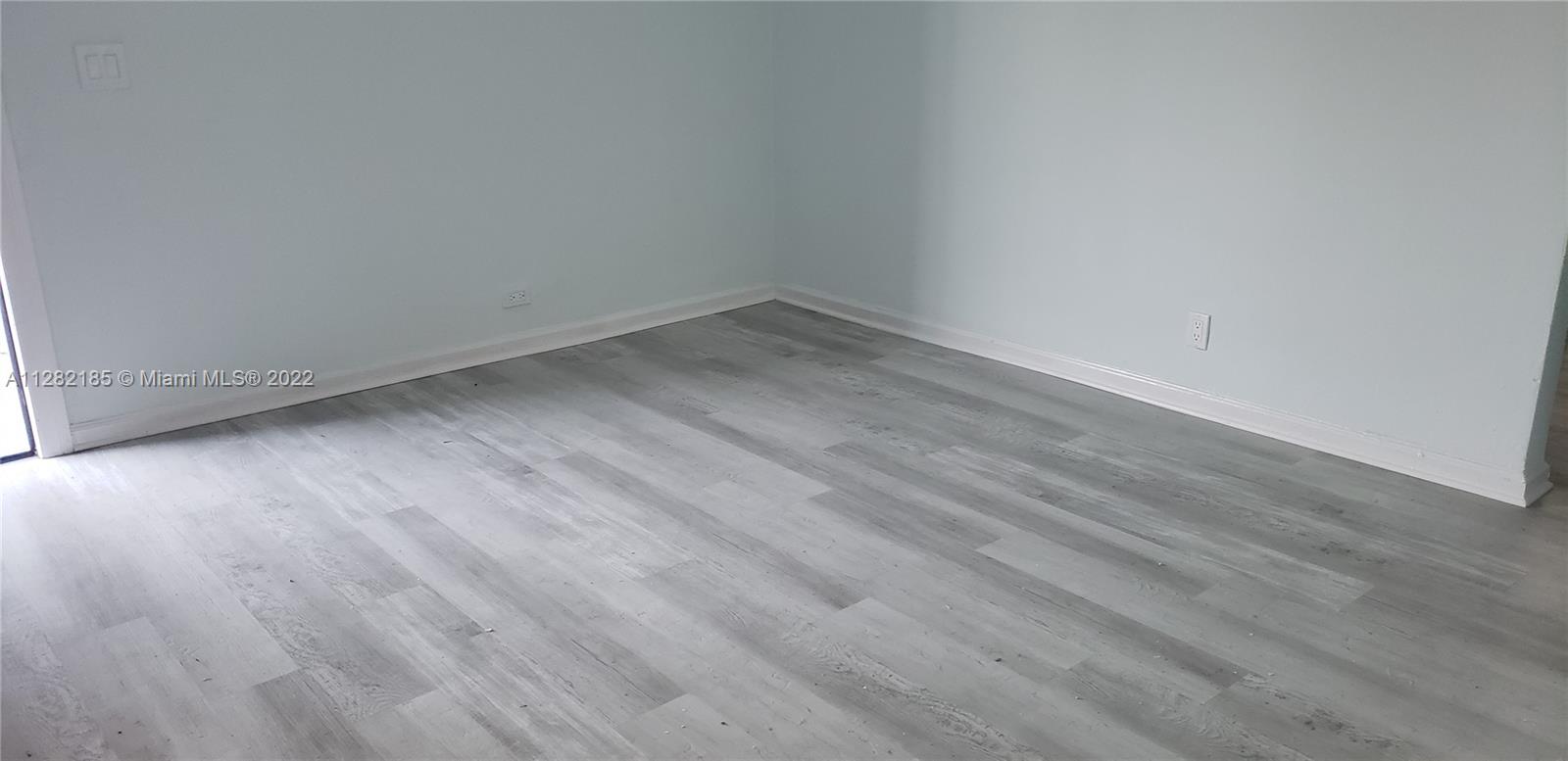 See details / 2096 sq. ft. $ 2022-09-30 0 Photo