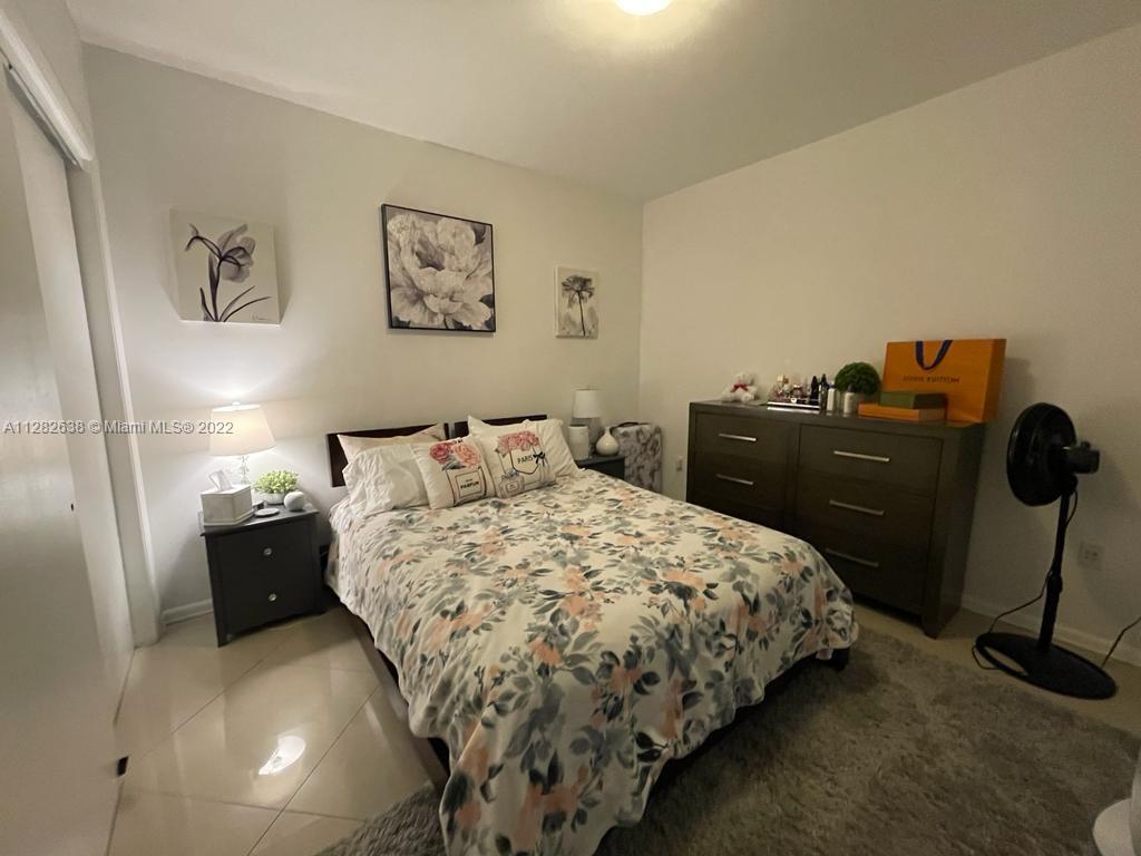 Ver detalles 2005 1 / 1 811 sq. ft. $ 2022-10-01 0 foto