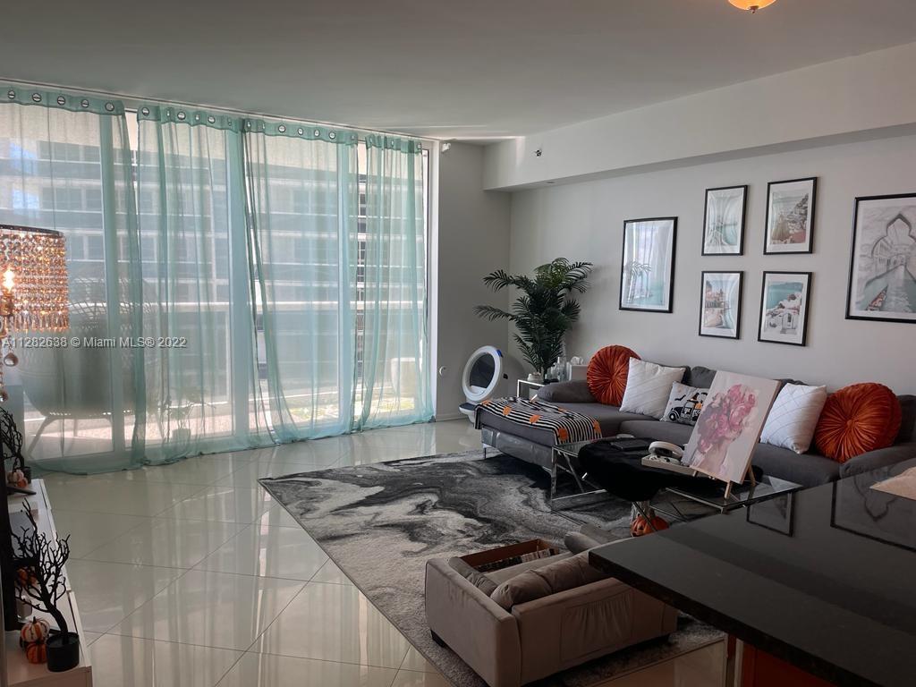 Ver detalles 2005 1 / 1 811 sq. ft. $ 2022-10-01 0 foto