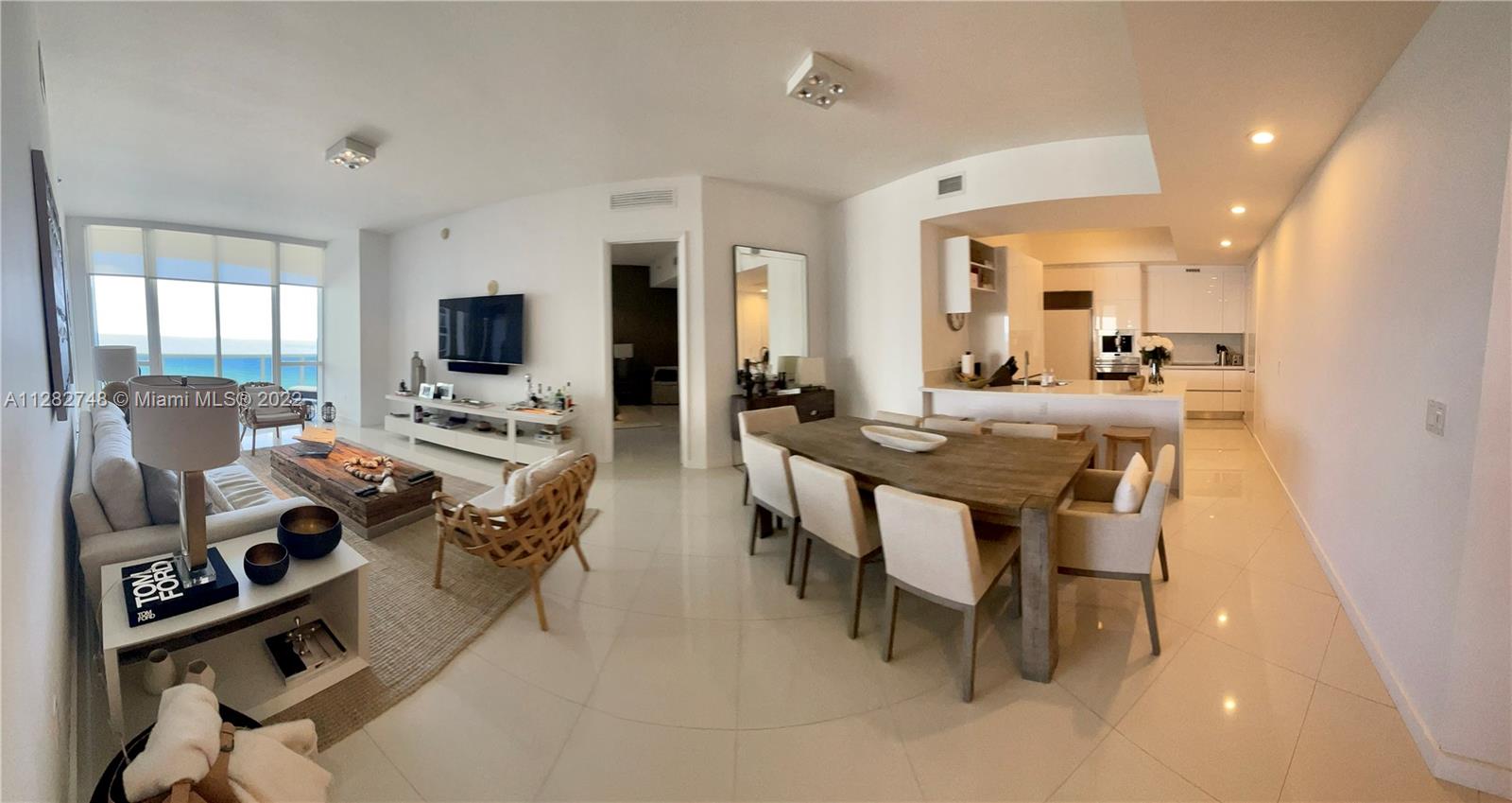 See details 803 3 / 3 1935 sq. ft. $ 2022-10-02 0 Photo