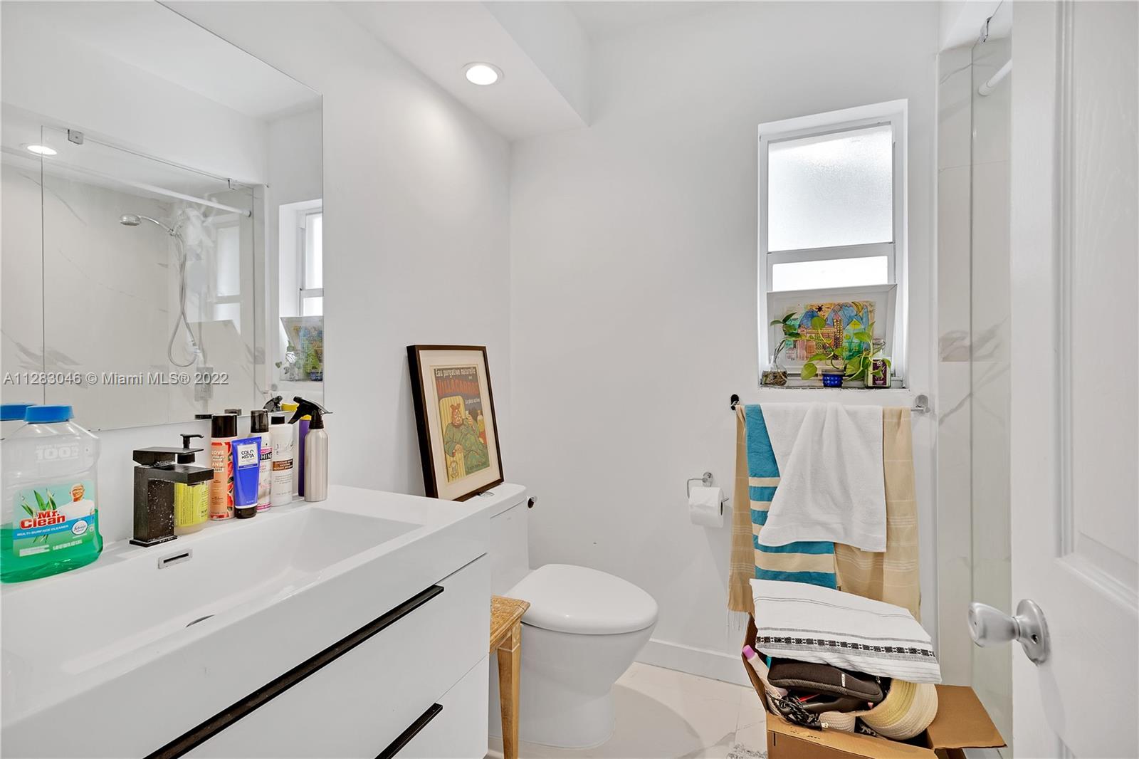 See details / 3757 sq. ft. $ 2022-10-03 0 Photo