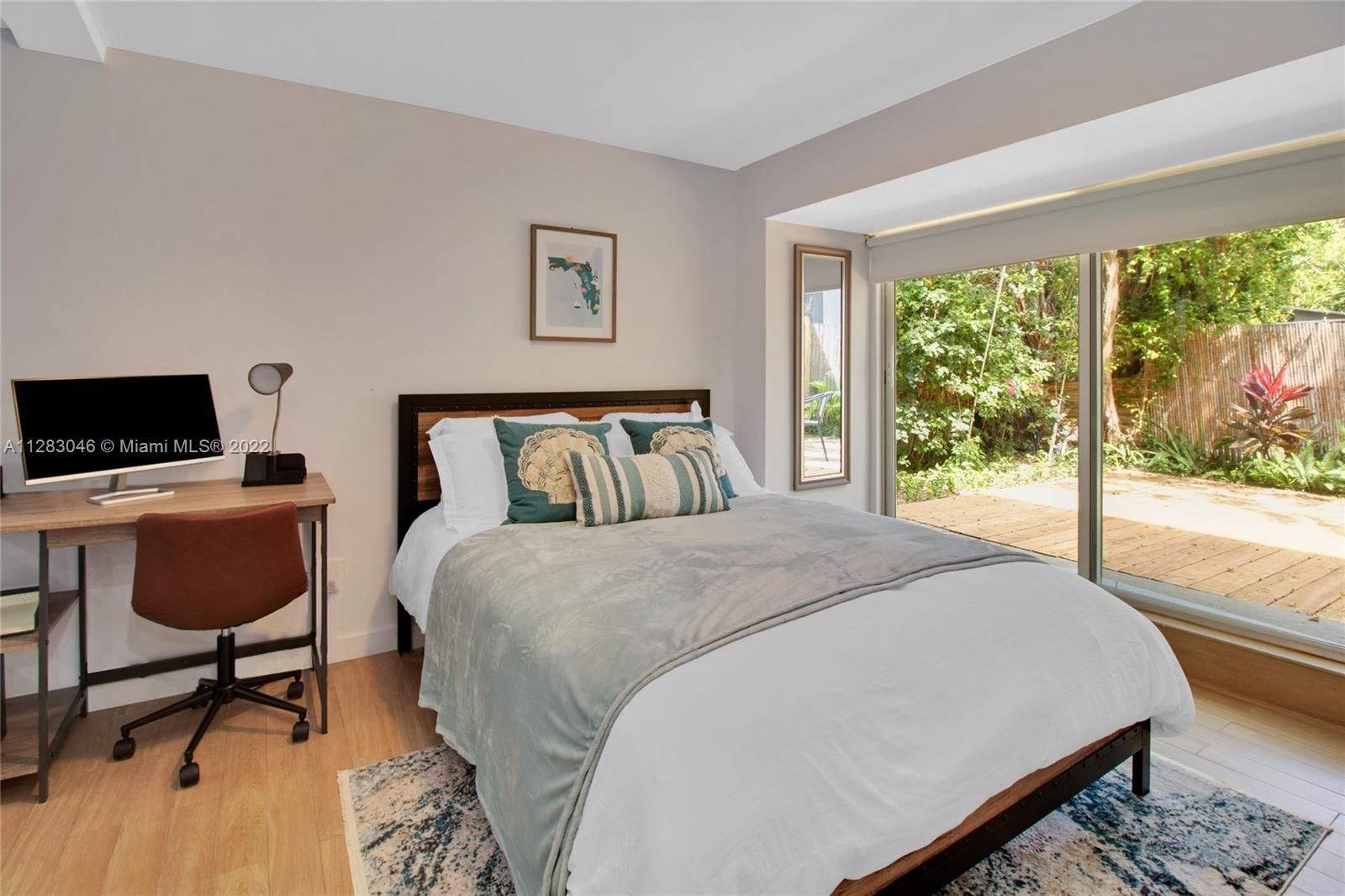 See details / 3757 sq. ft. $ 2022-10-03 0 Photo