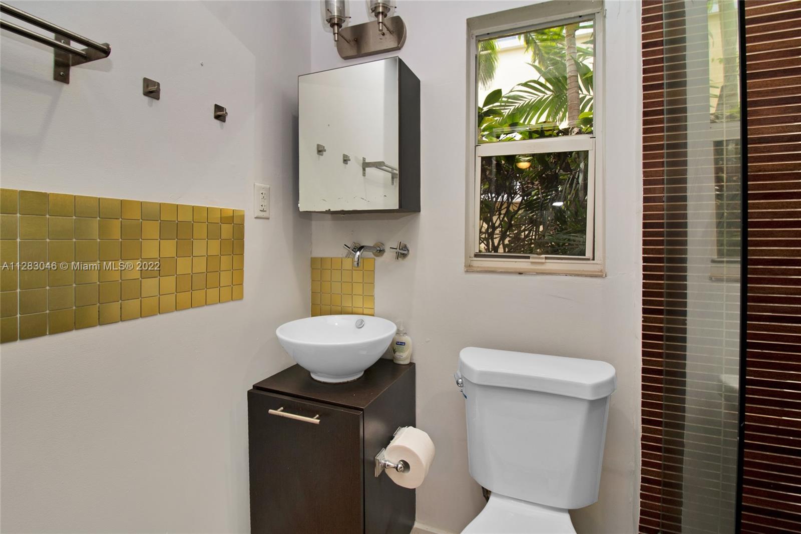 See details / 3757 sq. ft. $ 2022-10-03 0 Photo