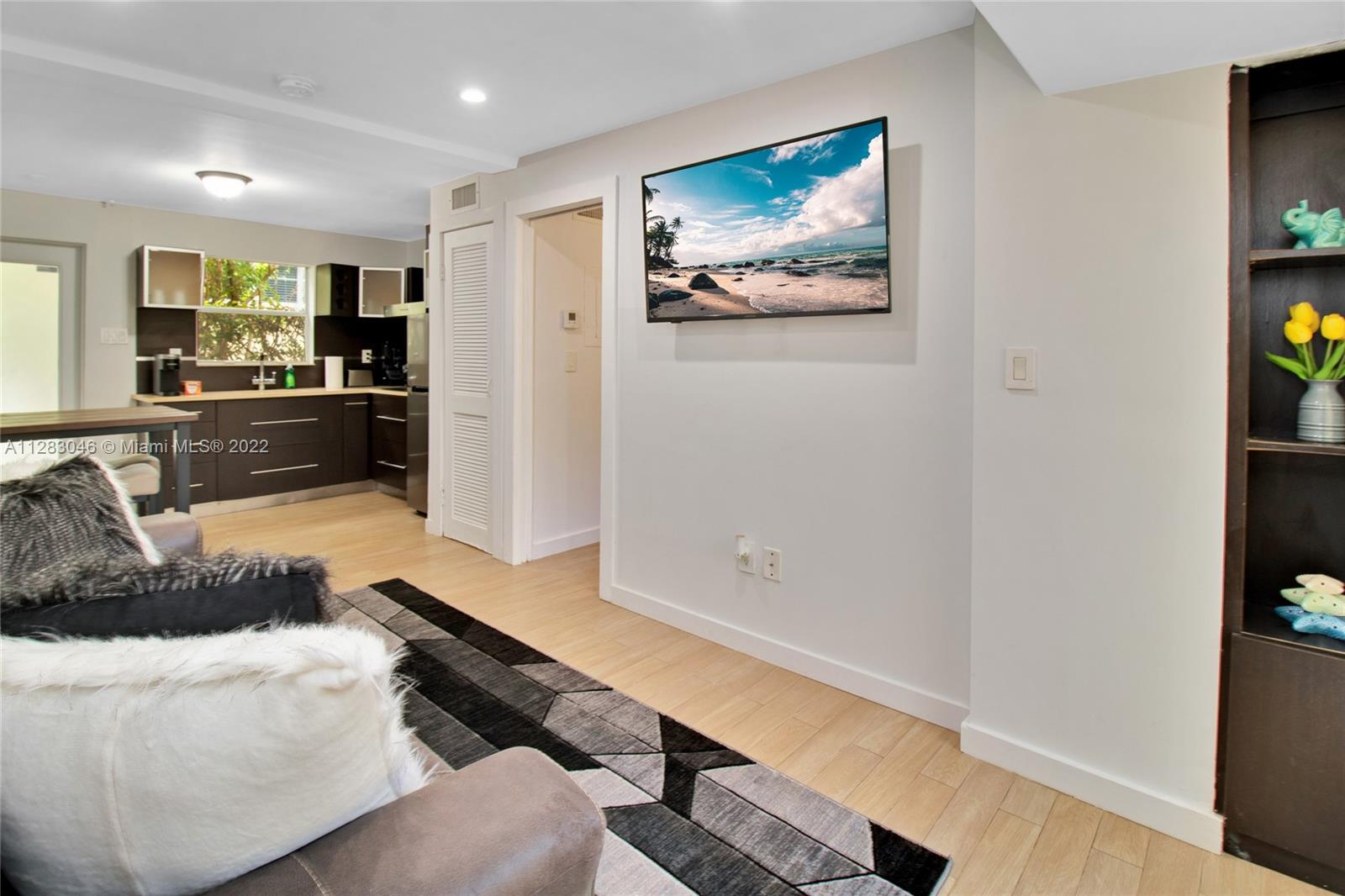 See details / 3757 sq. ft. $ 2022-10-03 0 Photo
