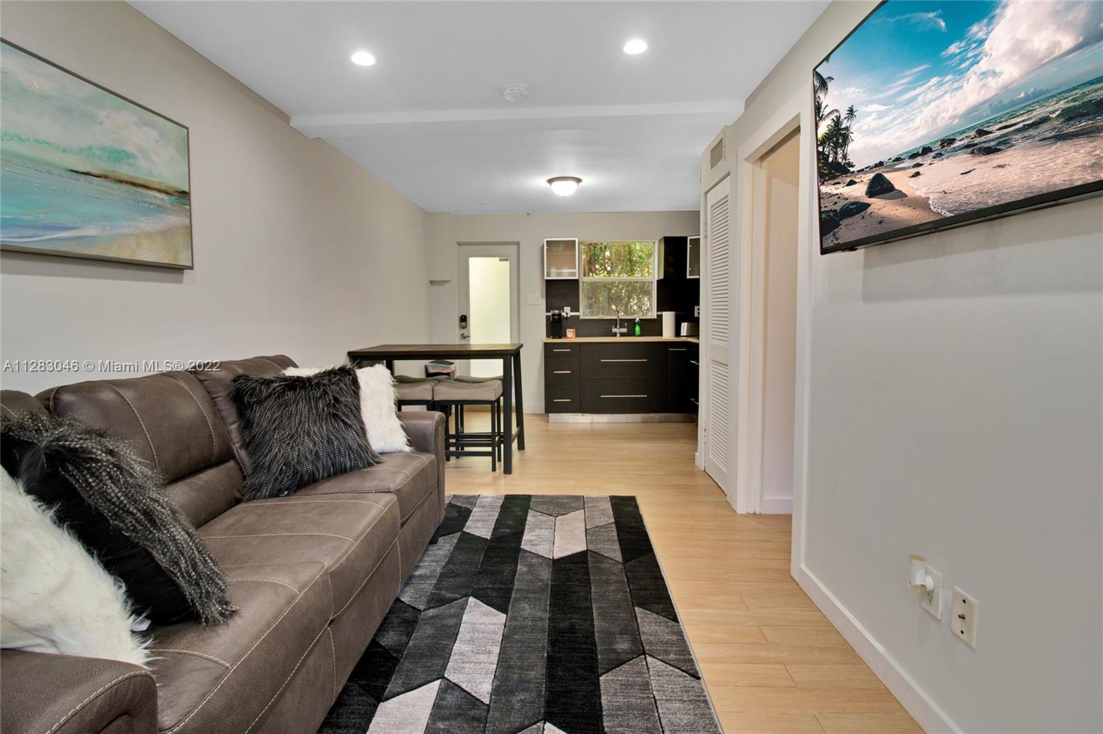 See details / 3757 sq. ft. $ 2022-10-03 0 Photo