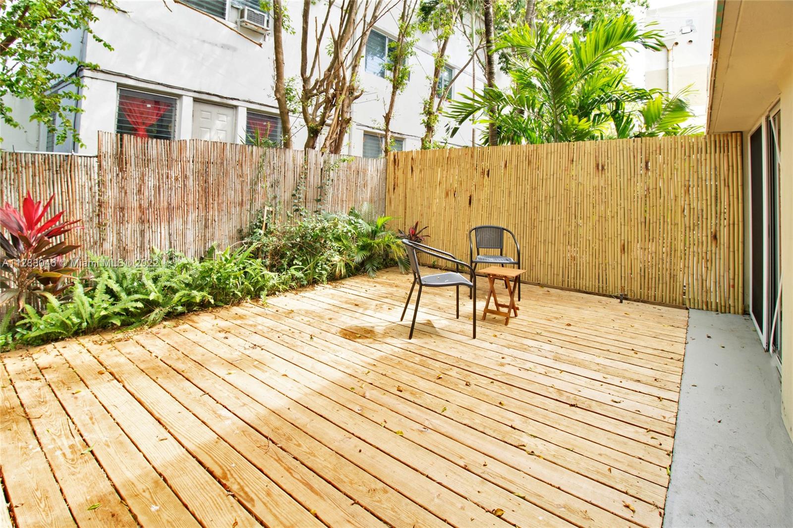 See details / 3757 sq. ft. $ 2022-10-03 0 Photo