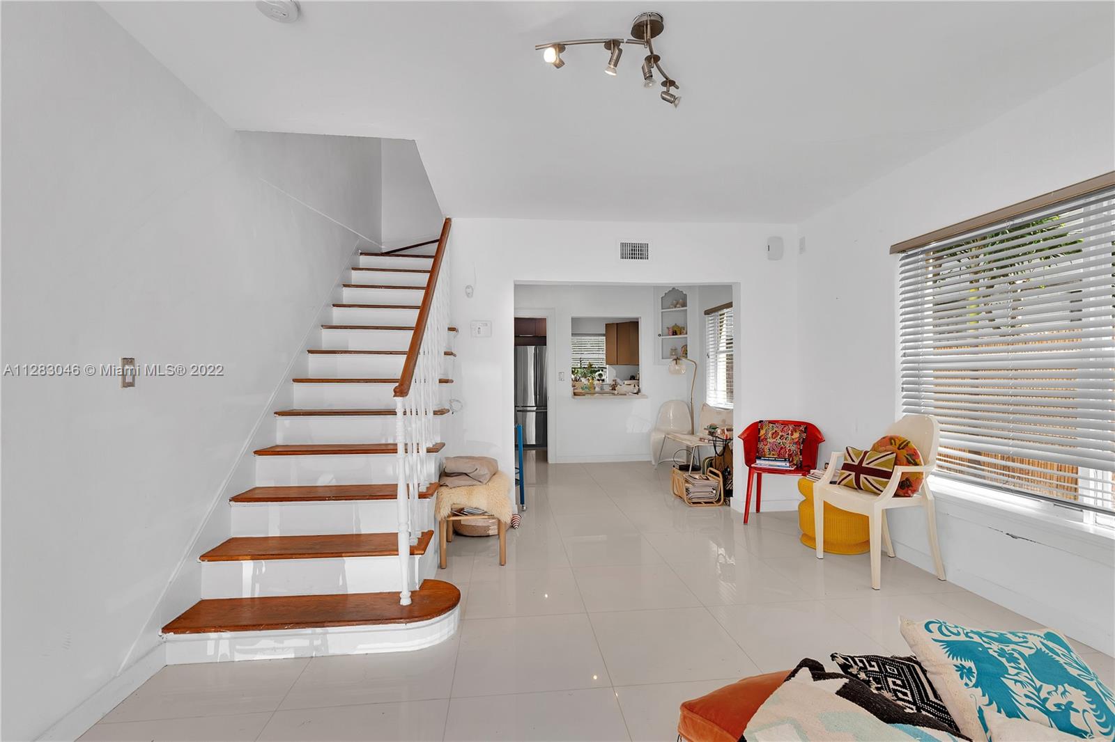 See details / 3757 sq. ft. $ 2022-10-03 0 Photo