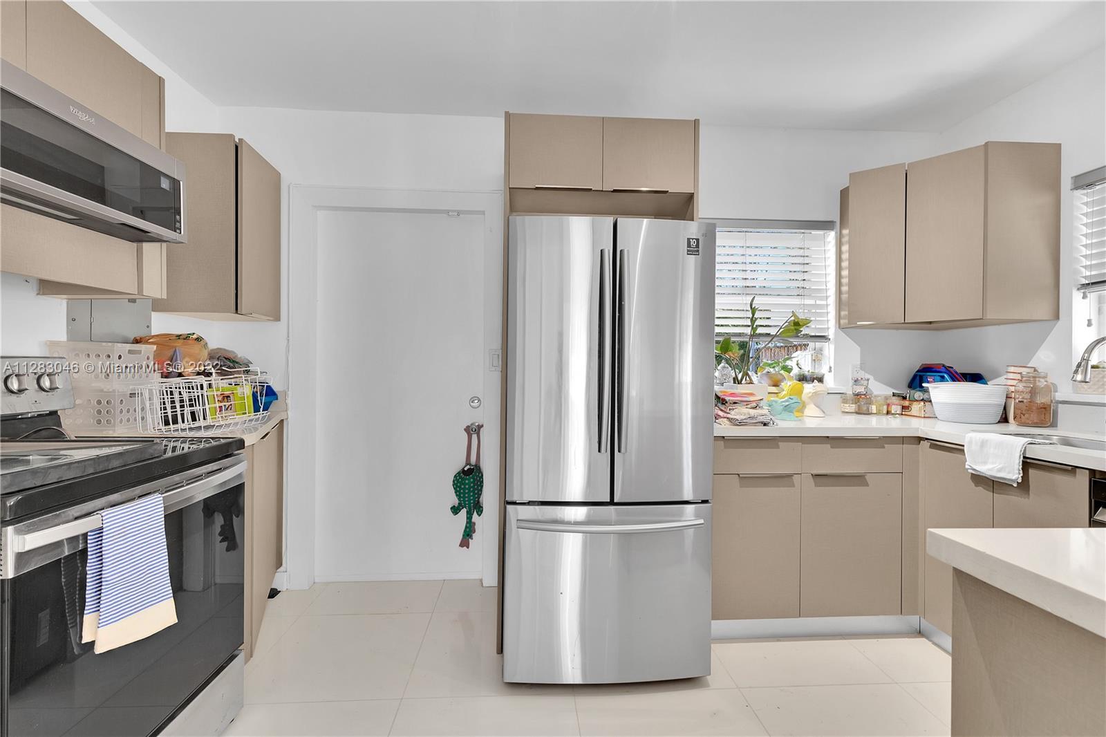 See details / 3757 sq. ft. $ 2022-10-03 0 Photo