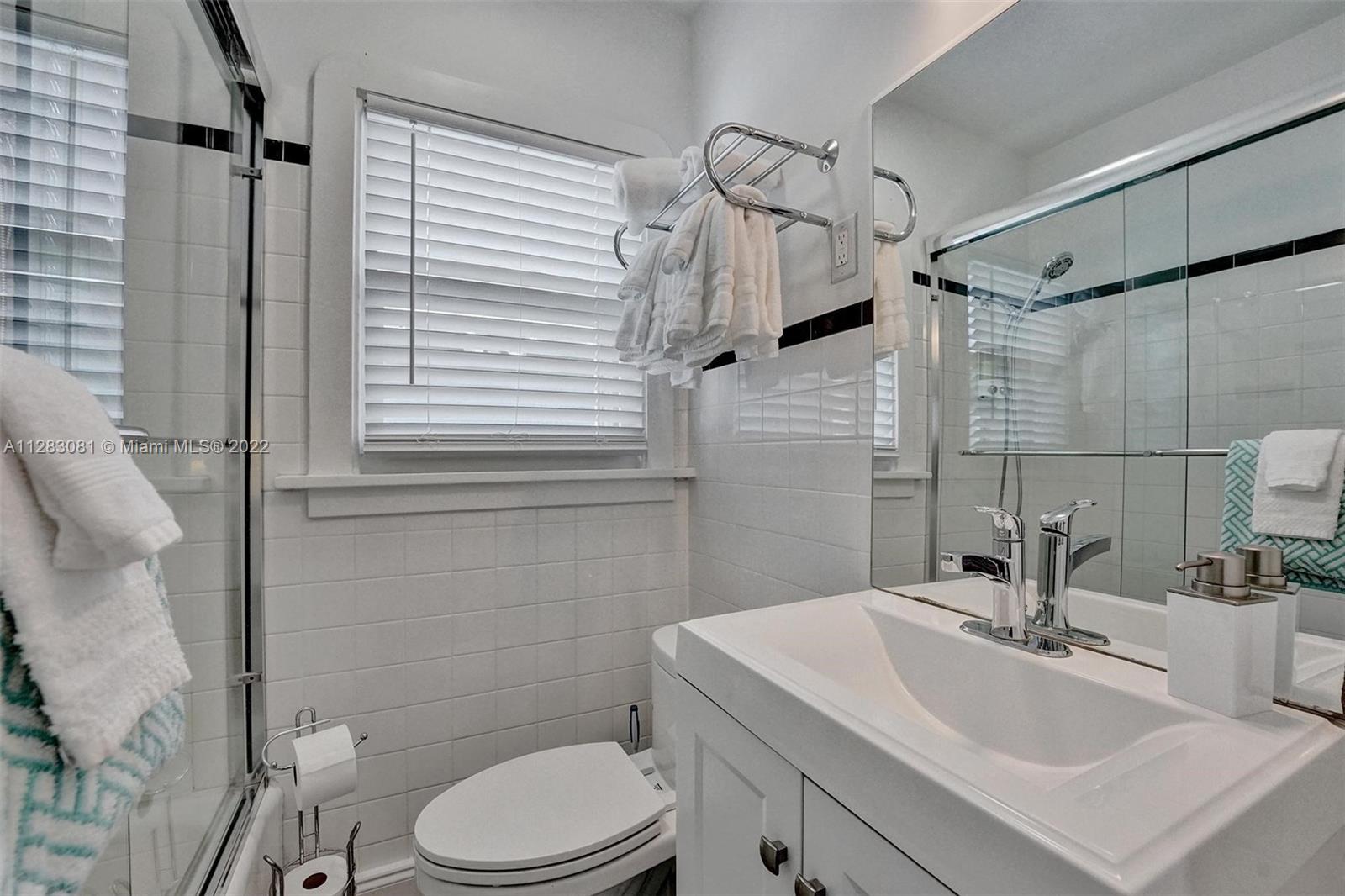 See details / 1121 sq. ft. $ 2023-01-04 0 Photo
