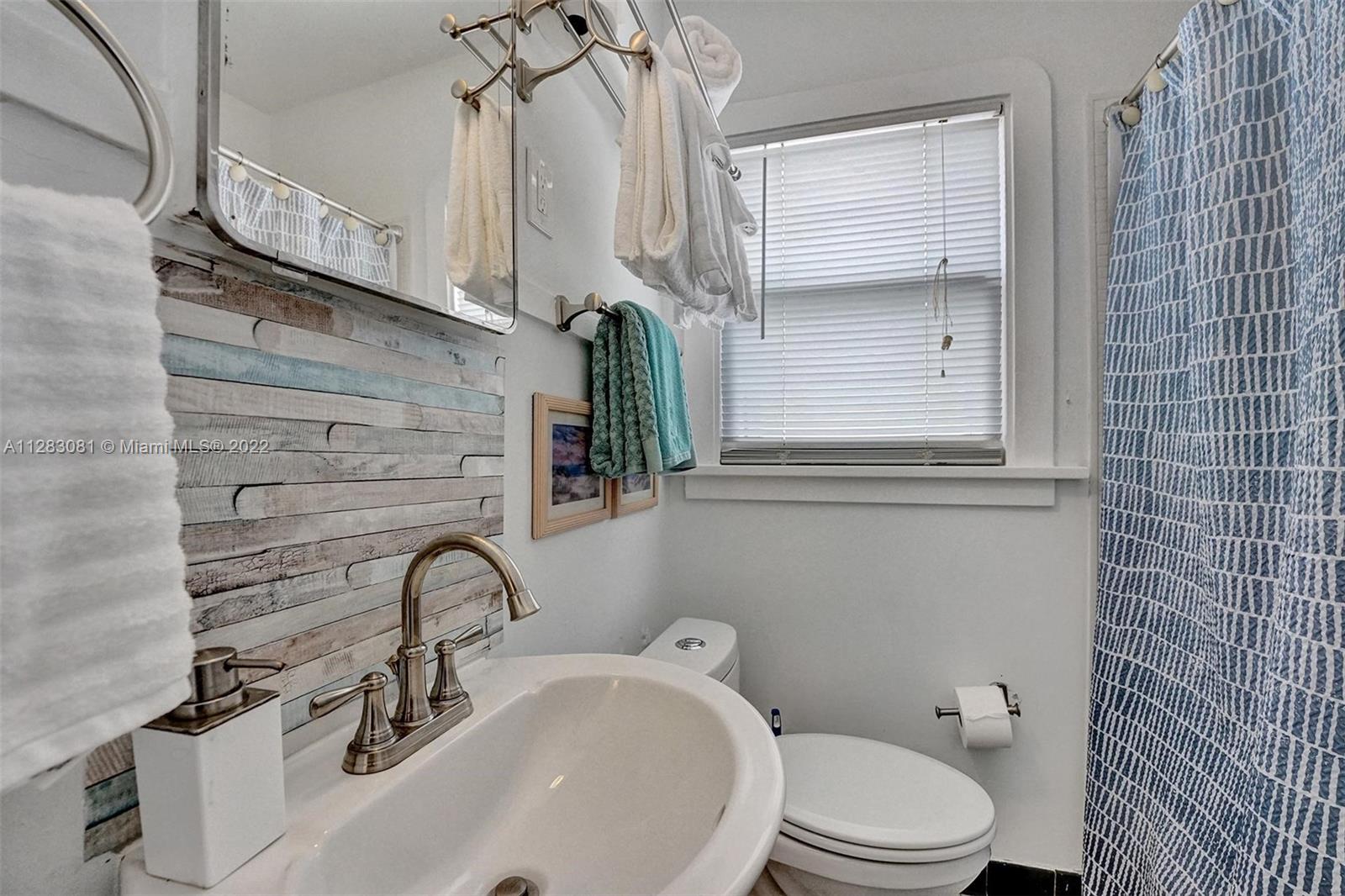 See details / 1121 sq. ft. $ 2023-01-04 0 Photo