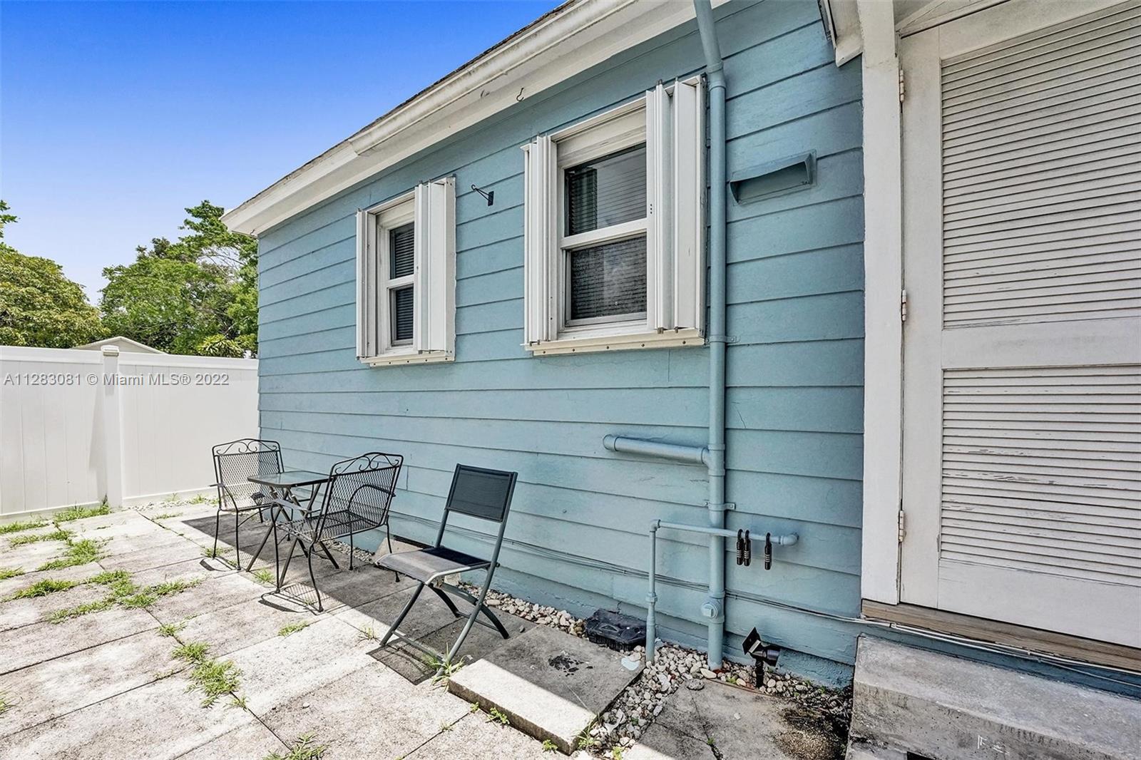See details / 1121 sq. ft. $ 2023-01-04 0 Photo
