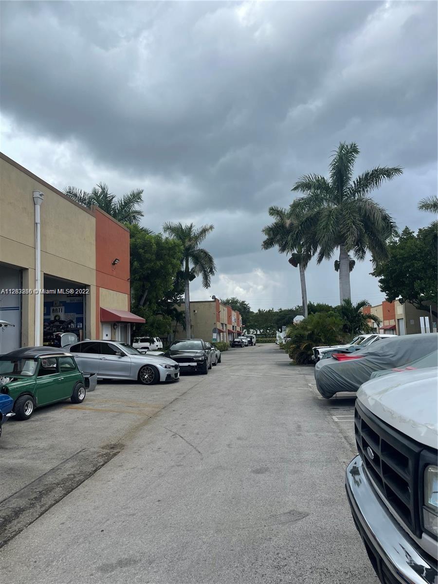See details 3 / sq. ft. $ 2022-10-03 0 Photo