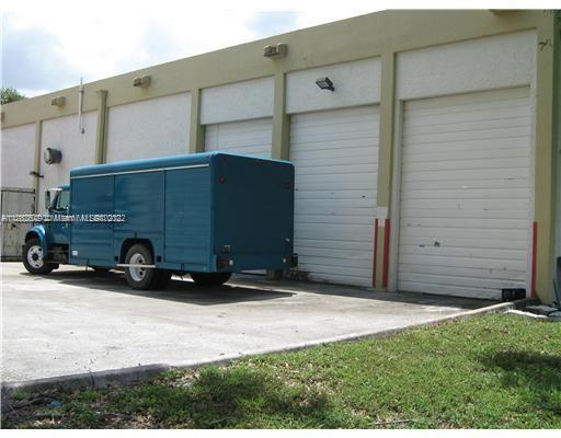 See details / sq. ft. $ 2022-10-04 0 Photo
