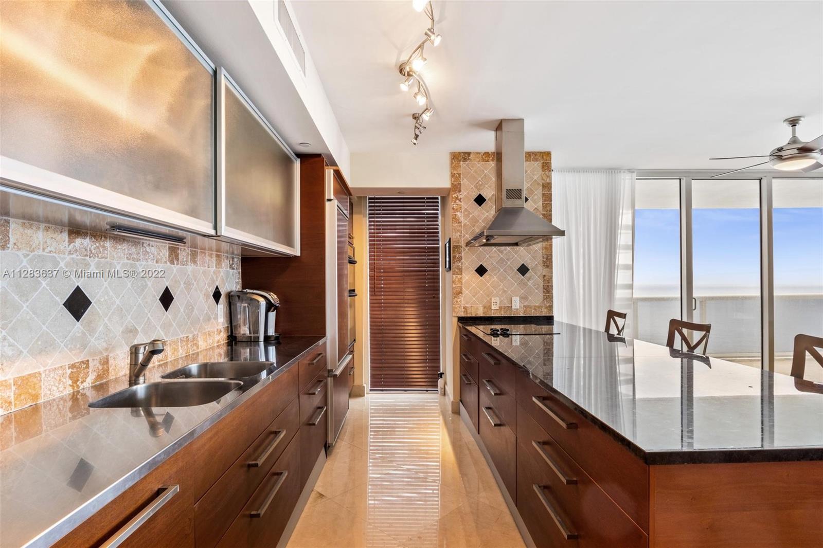 Ver detalles 4001 3 / 4 2078 sq. ft. $ 2022-10-04 0 foto