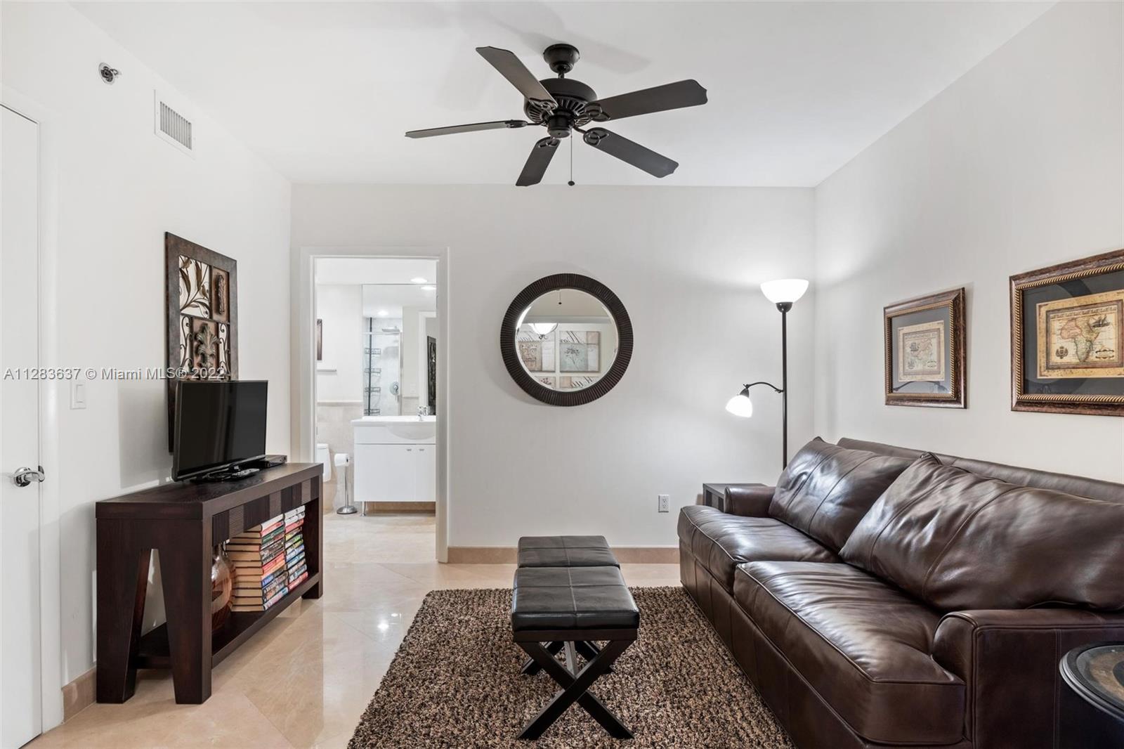 Ver detalles 4001 3 / 4 2078 sq. ft. $ 2022-10-04 0 foto