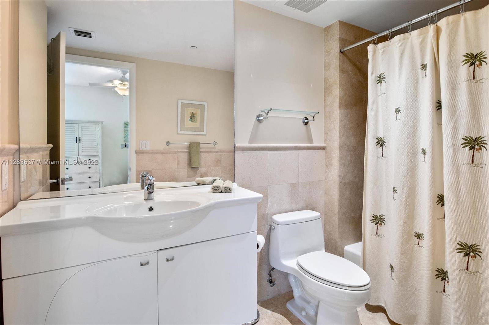 Ver detalles 4001 3 / 4 2078 sq. ft. $ 2022-10-04 0 foto