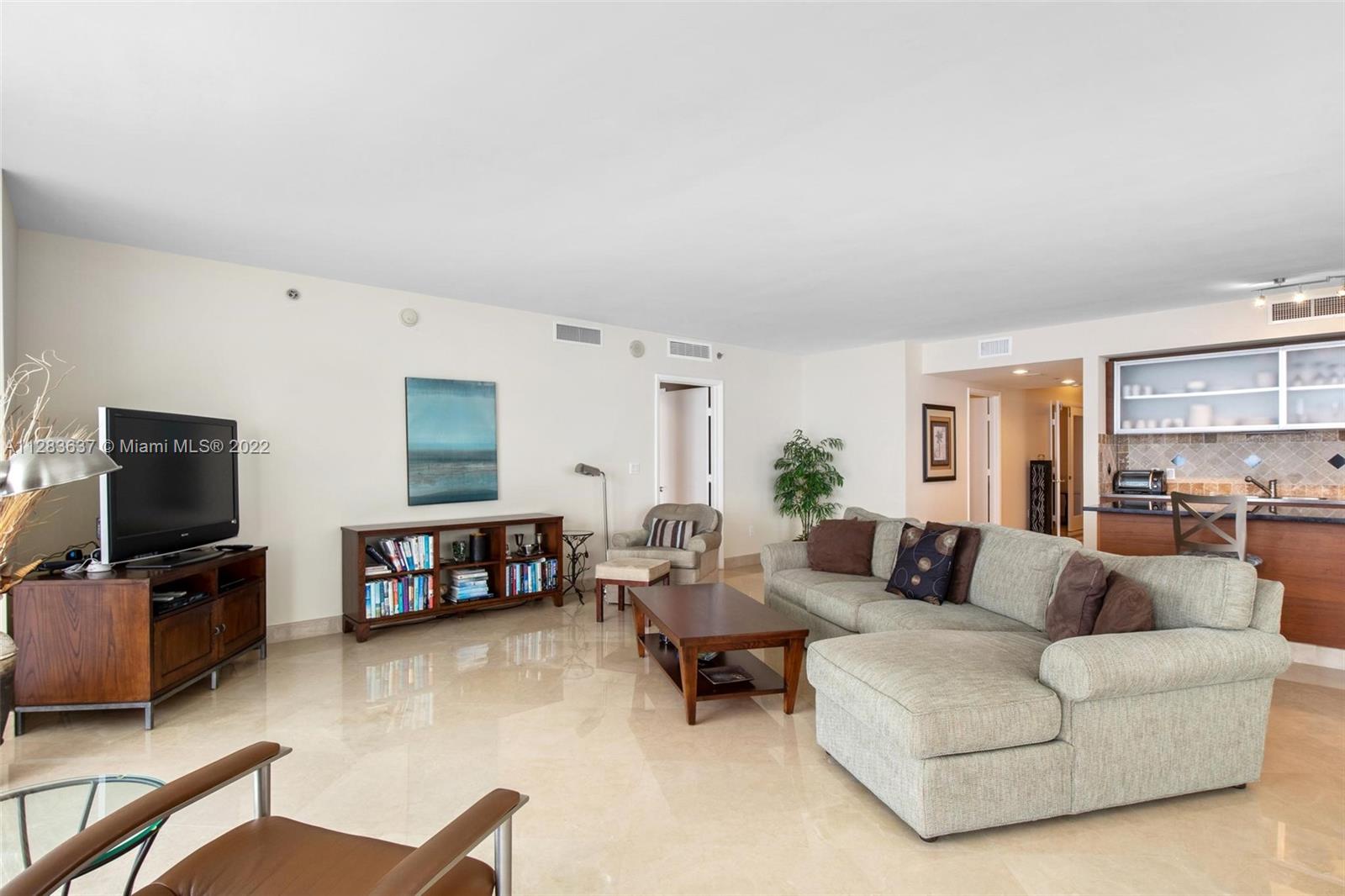 Ver detalles 4001 3 / 4 2078 sq. ft. $ 2022-10-04 0 foto