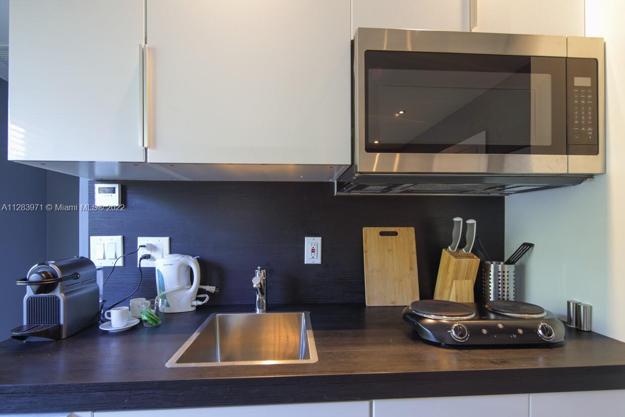 See details / 2516 sq. ft. $ 2022-10-04 0 Photo