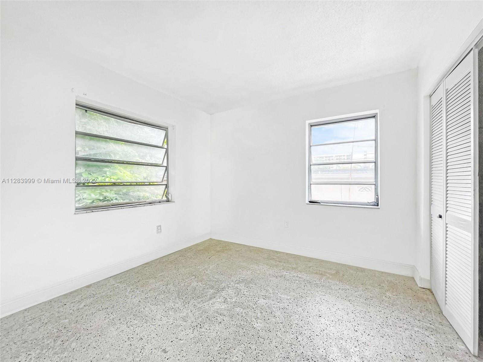 See details / sq. ft. $ 2022-10-04 0 Photo