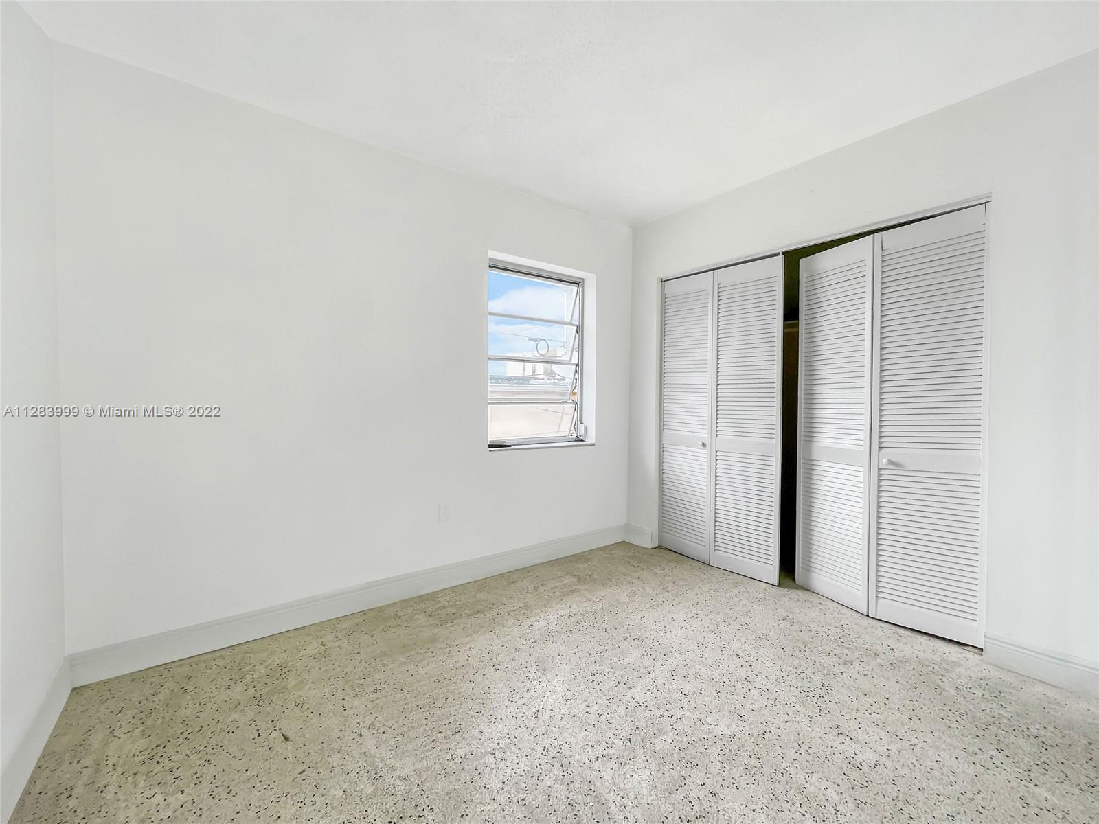 See details / sq. ft. $ 2022-10-04 0 Photo