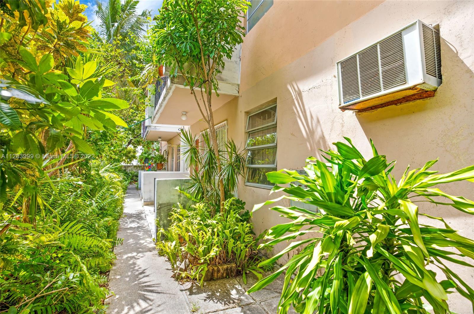 See details / sq. ft. $ 2022-10-04 0 Photo