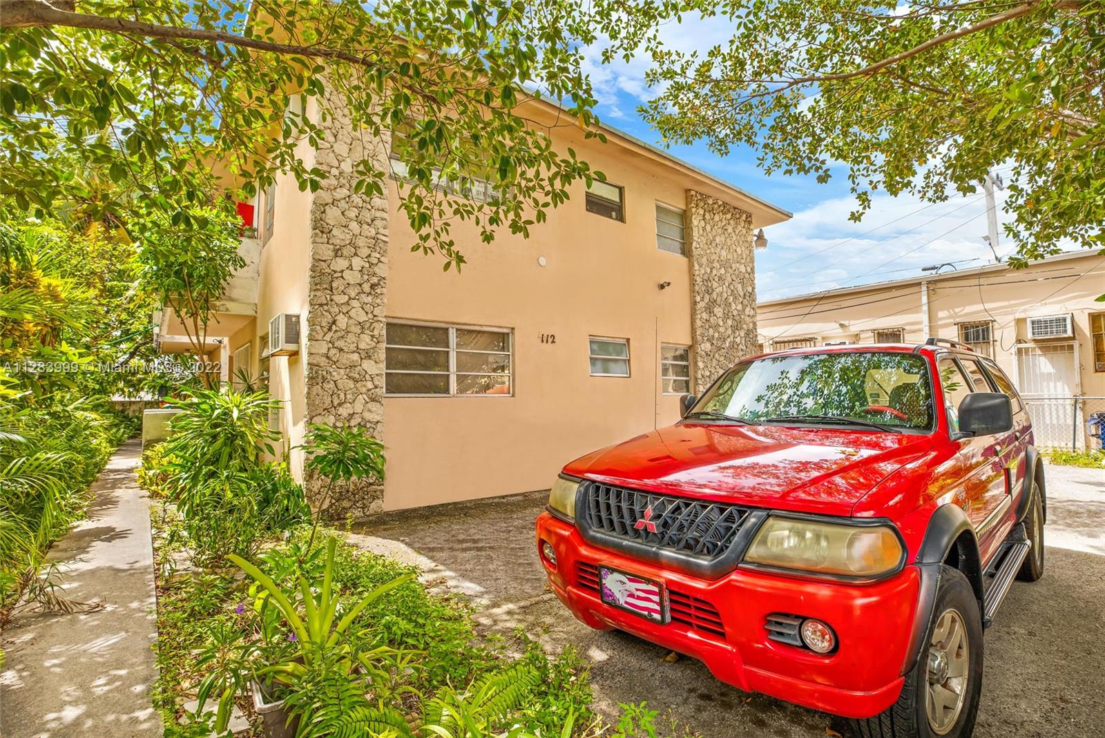 See details / sq. ft. $ 2022-10-04 0 Photo
