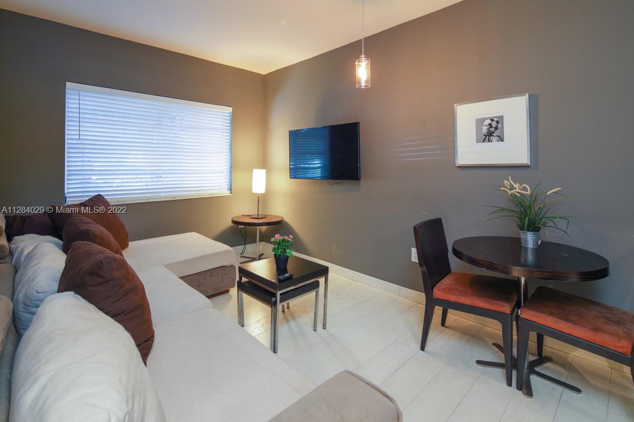 See details / sq. ft. $ 2022-10-04 0 Photo