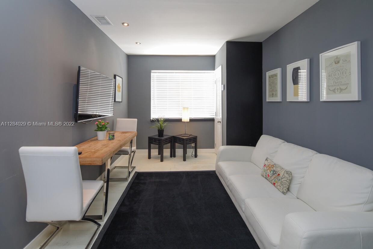 See details / sq. ft. $ 2022-10-04 0 Photo