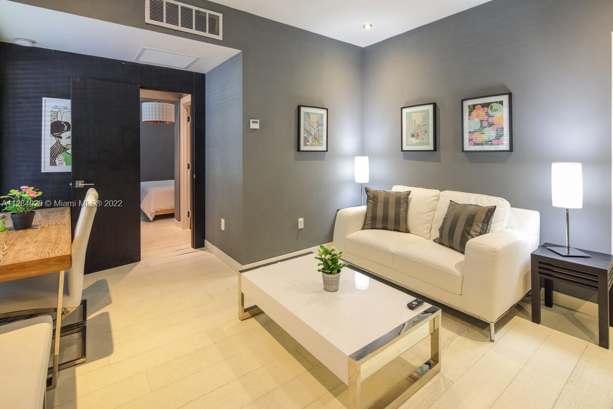 See details / sq. ft. $ 2022-10-04 0 Photo