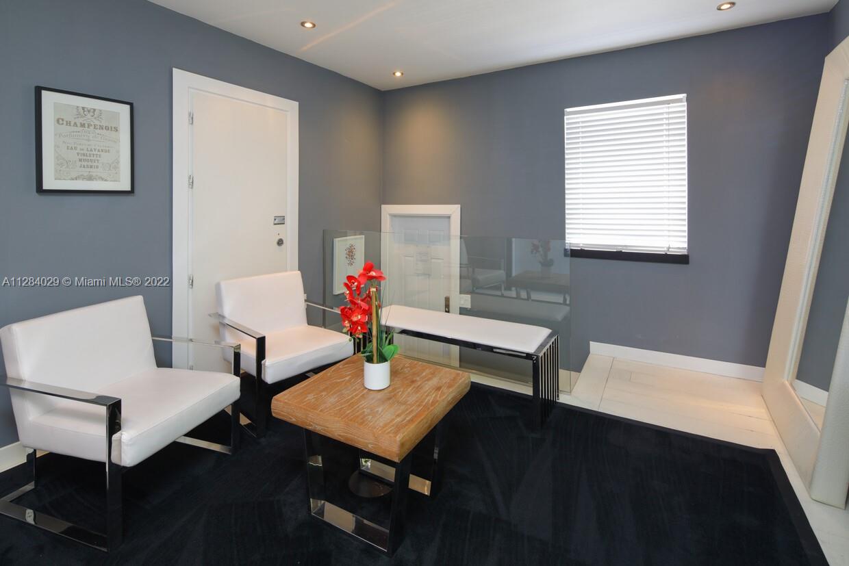See details / sq. ft. $ 2022-10-04 0 Photo