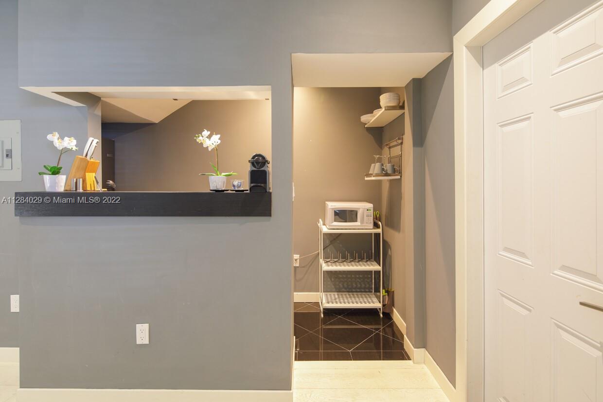 See details / sq. ft. $ 2022-10-04 0 Photo