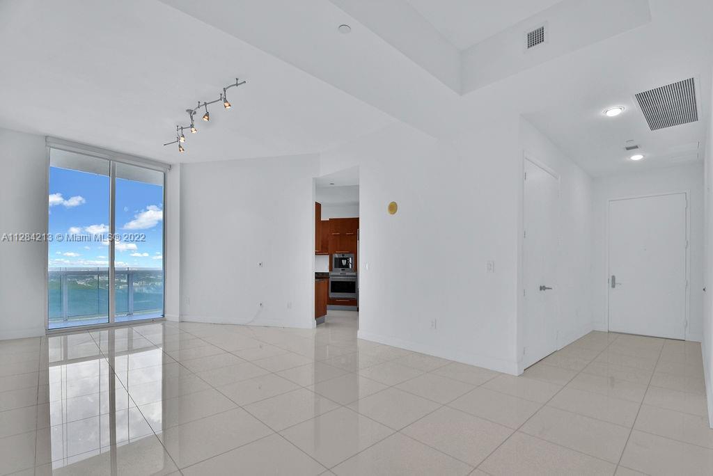 See details 3905 2 / 2 1435 sq. ft. $ 2022-10-05 0 Photo