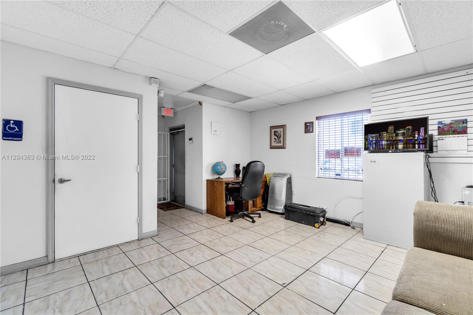 See details D-2 / sq. ft. $ 2022-10-05 0 Photo