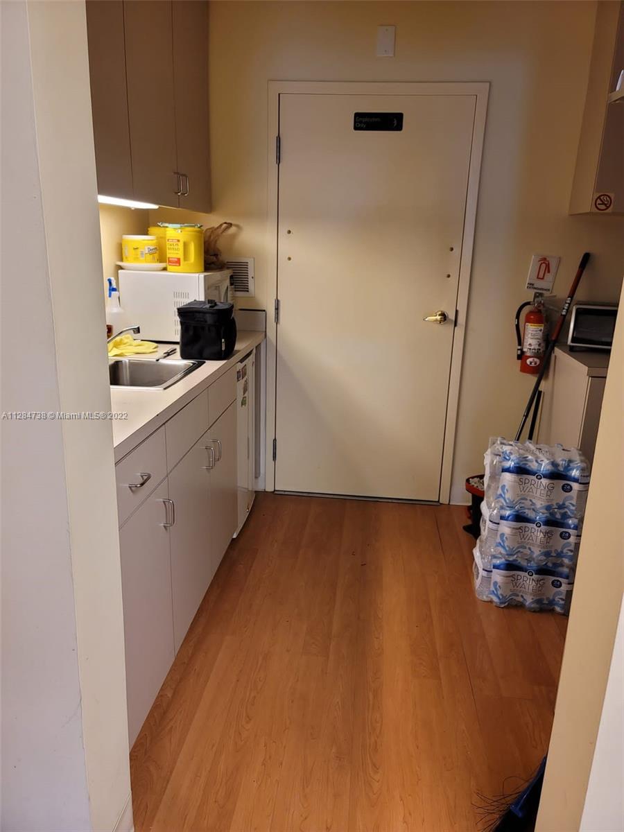 See details 6 / sq. ft. $ 2022-10-28 0 Photo