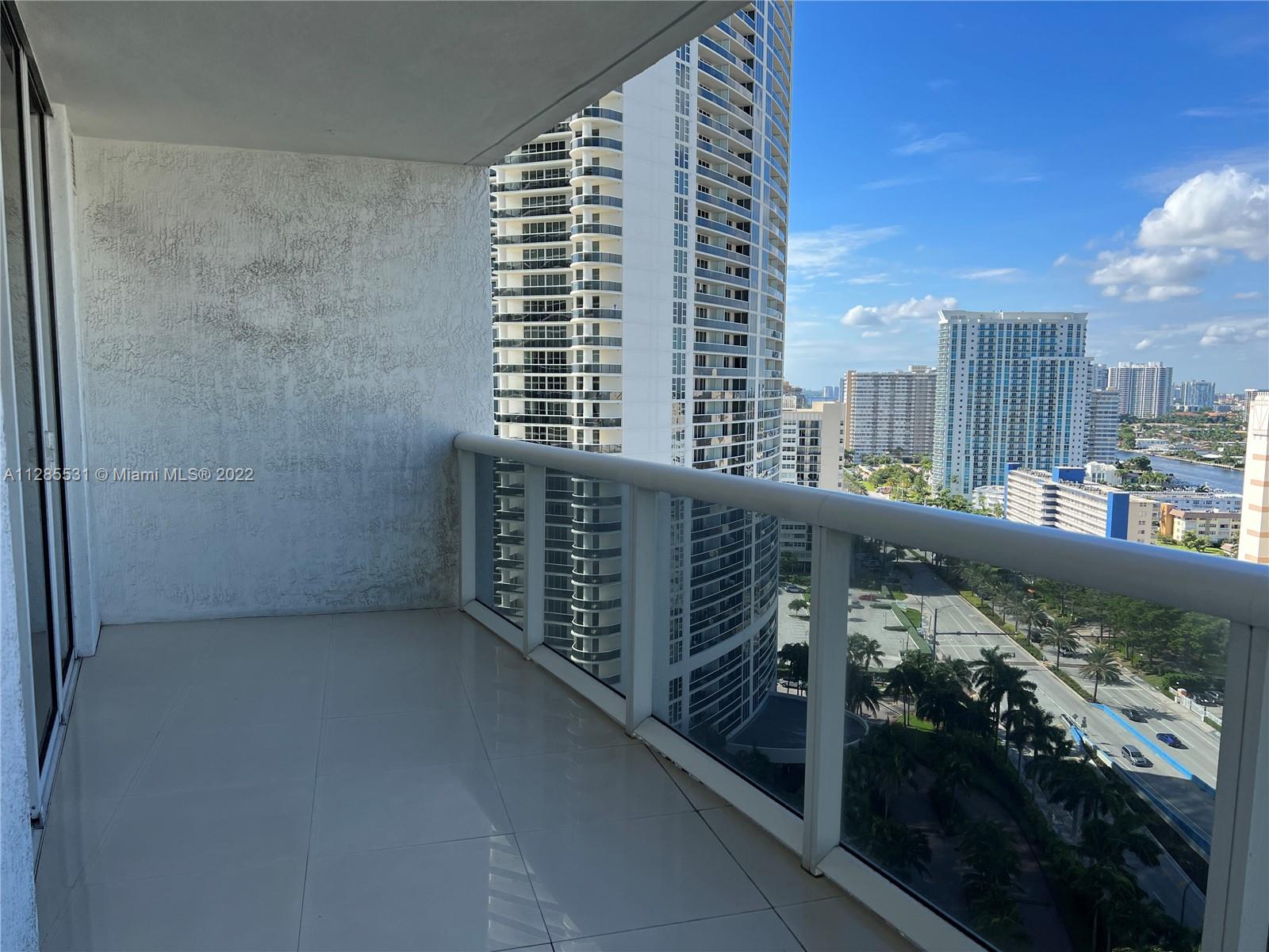 Ver detalles 2006 2 / 1 1086 sq. ft. $ 2022-10-07 0 foto