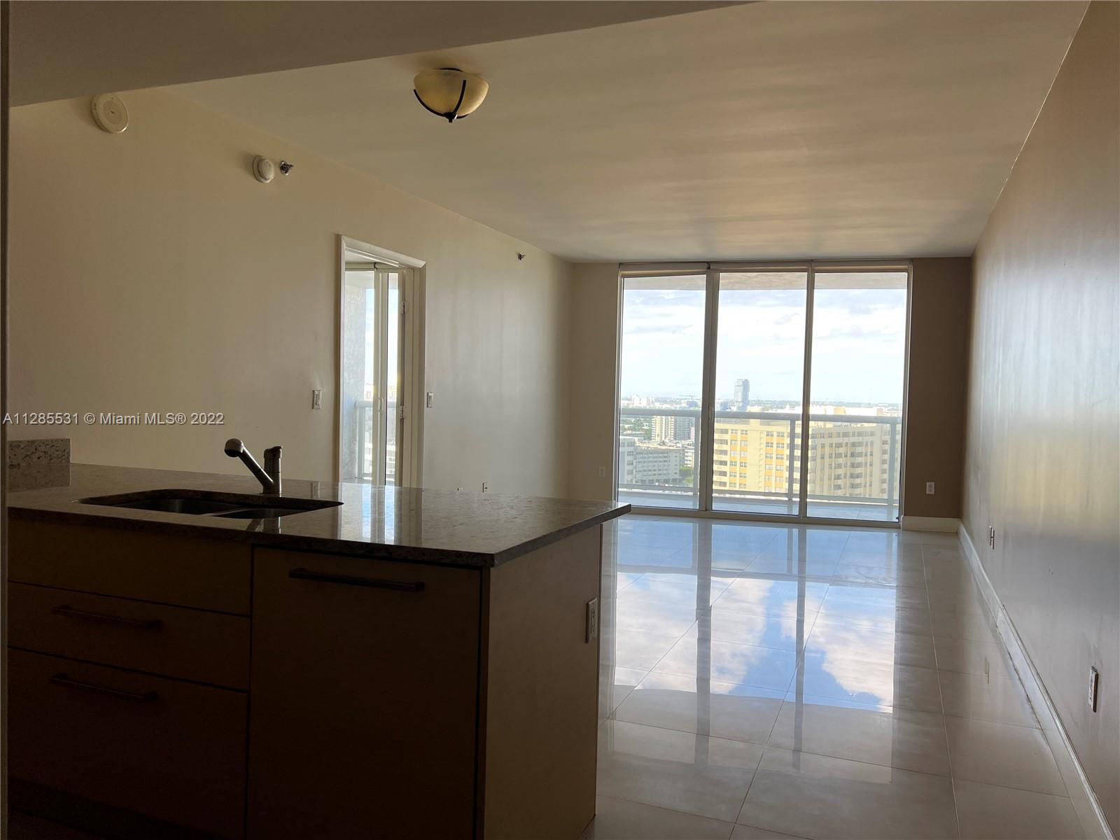 Ver detalles 2006 2 / 1 1086 sq. ft. $ 2022-10-07 0 foto