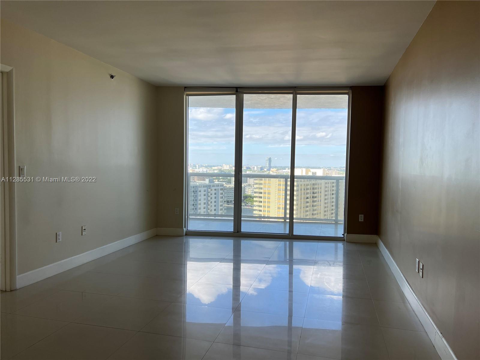 Ver detalles 2006 2 / 1 1086 sq. ft. $ 2022-10-07 0 foto