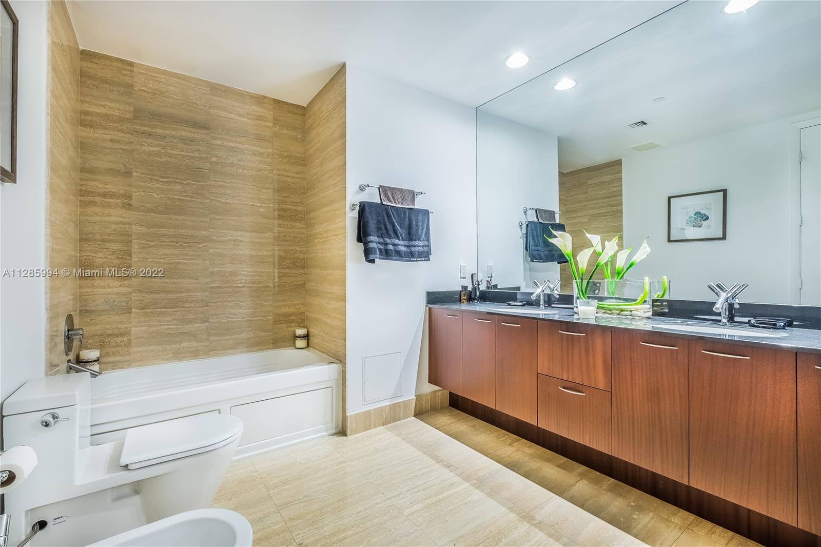 See details 705 2 / 2 1463 sq. ft. $ 2022-10-08 0 Photo