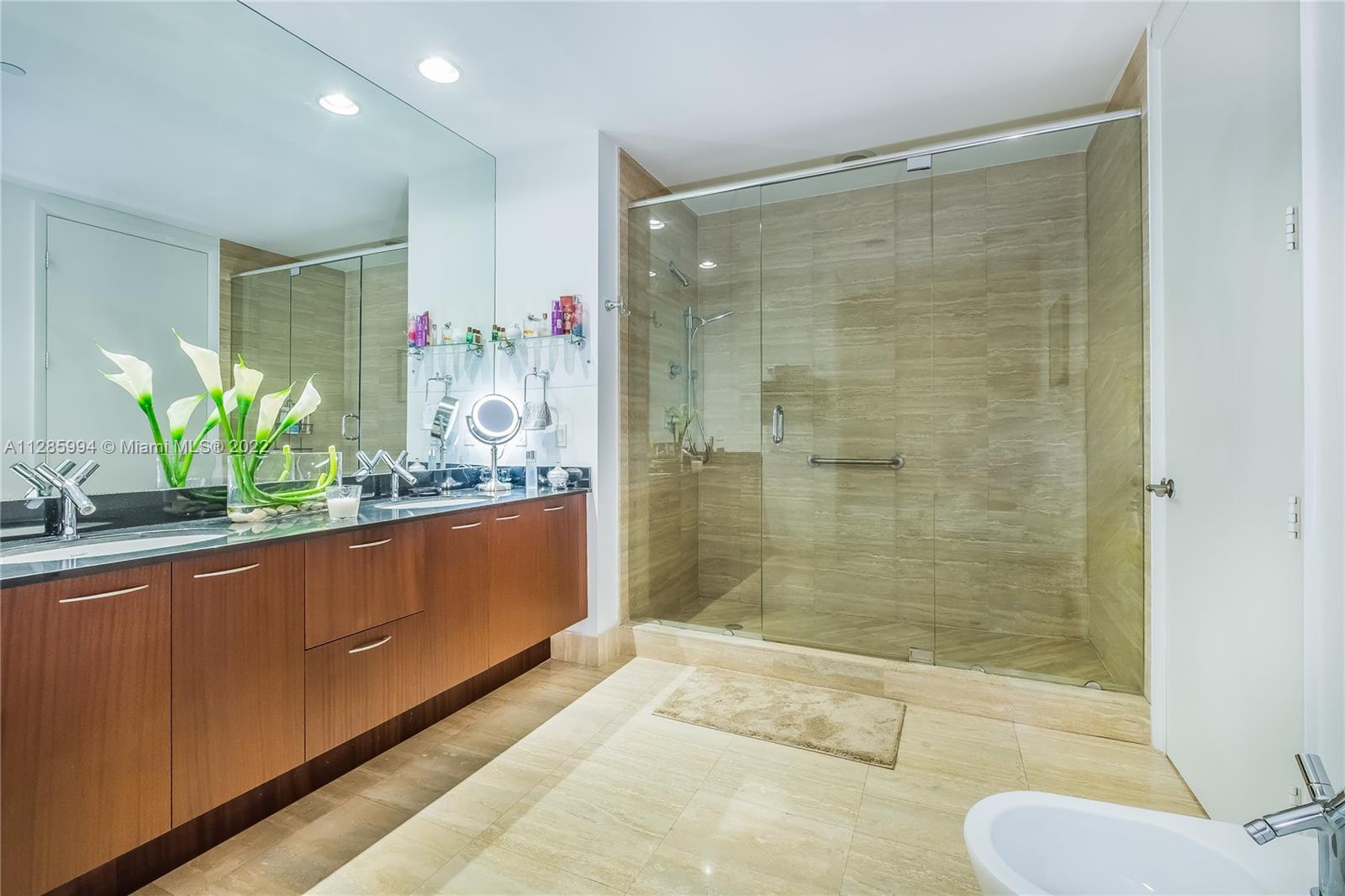 See details 705 2 / 2 1463 sq. ft. $ 2022-10-08 0 Photo
