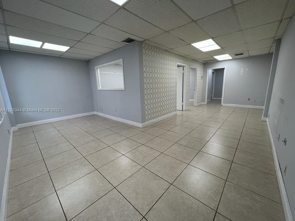 See details 2543 / sq. ft. $ 2022-10-10 0 Photo